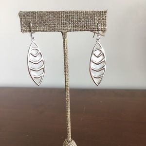 NWOT Stella & Dot Aurelia Earrings Mother of Pearl